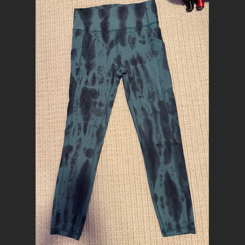 Lululemon Invigorate High-Rise Tight 25″ Size 6 like new